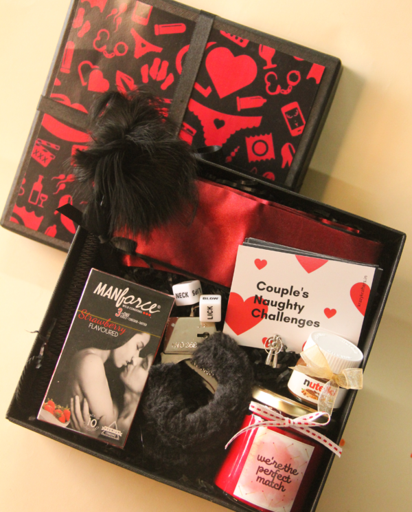 Kinky Hamper