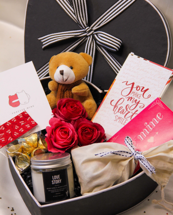 Valentine week hamper